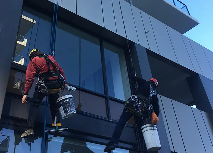 abseiling window cleaning